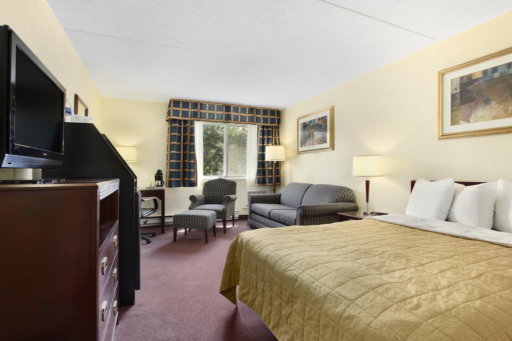 Travelodge Calgary Macleod Trail Room photo