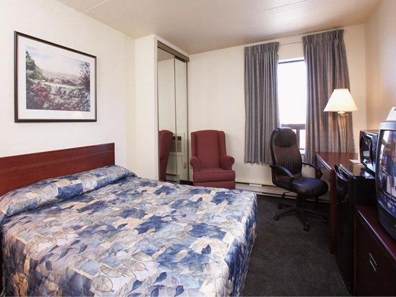 Travelodge Calgary Macleod Trail Room photo